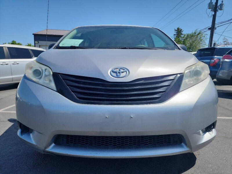 2011 Toyota Sienna Base 7-Passenger