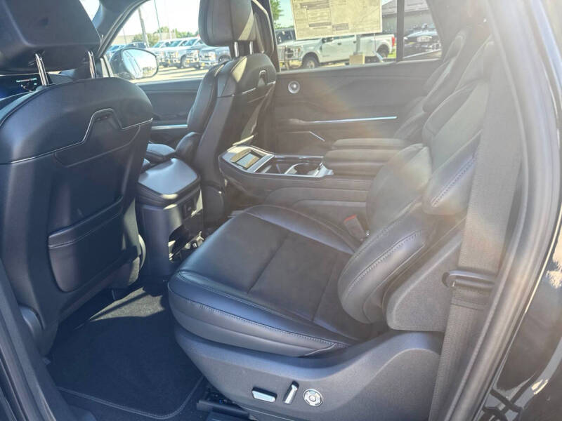 2027 Lincoln Navigator L Reserve