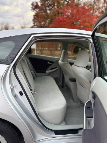 2010 Toyota Prius III