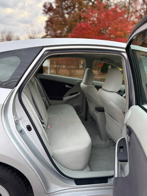 2010 Toyota Prius III