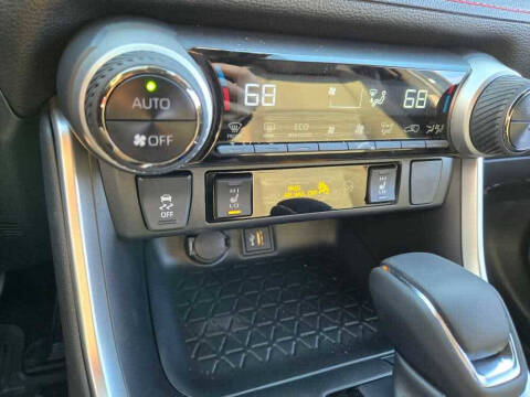 2025 Toyota RAV4 Plug-in Hybrid SE