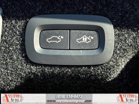 2017 Volvo S90 T6 Momentum