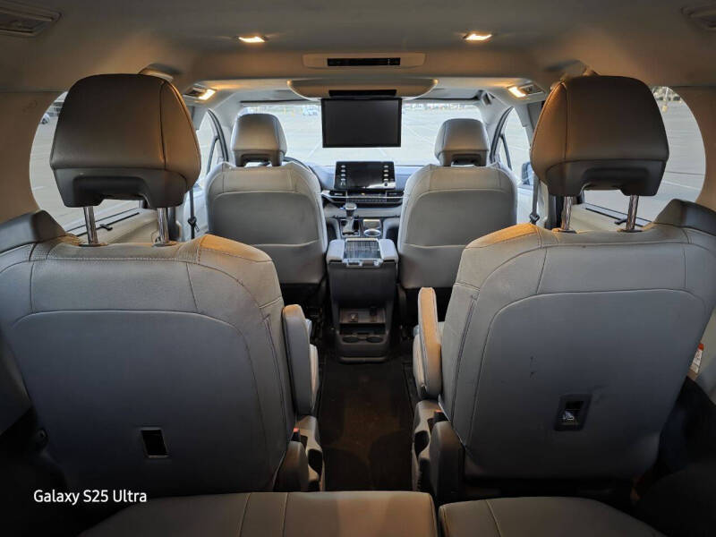 2021 Toyota Sienna Limited 7-Passenger