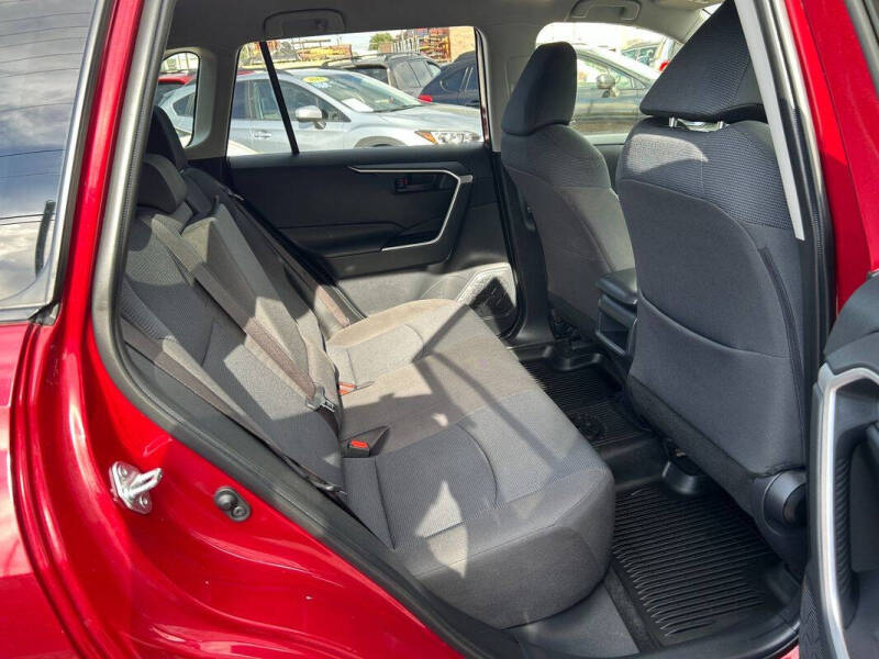 2019 Toyota RAV4 LE