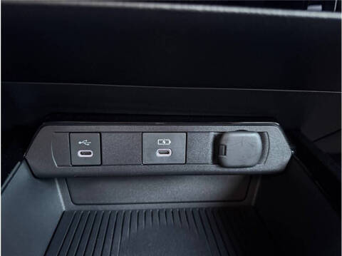 2023 Toyota Prius LE