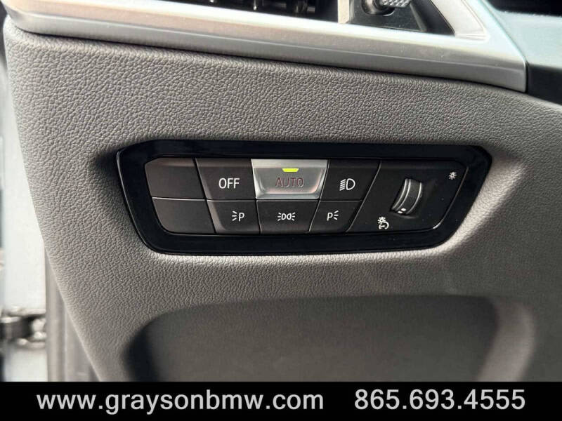 2025 BMW 3 Series 330i