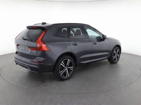 2022 Volvo XC60 B5 R-Design
