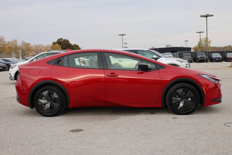 2025 Toyota Prius Plug-in Hybrid SE