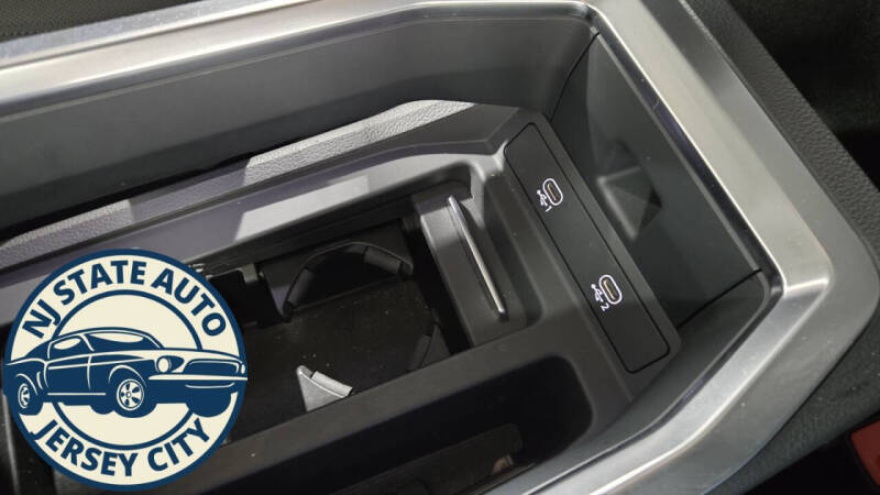 2024 Audi Q8 e-tron quattro Premium Plus