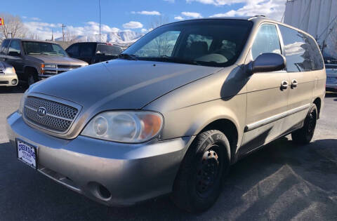2005 Kia Sedona for sale at Creekside Auto Sales in Pocatello ID