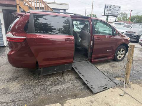 2017 Toyota Sienna LE 8-Passenger