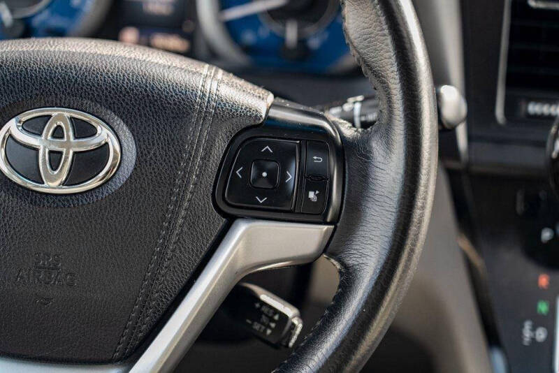 2017 Toyota Sienna XLE Premium 7-Passenger