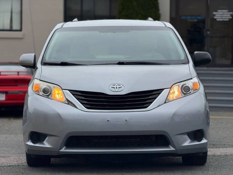 2012 Toyota Sienna