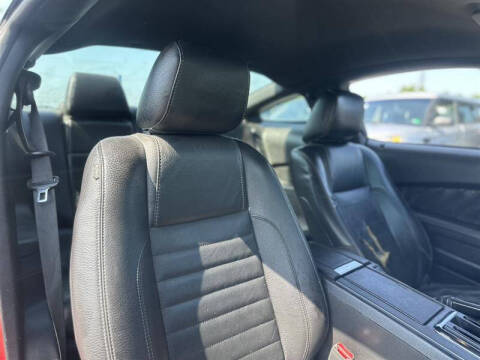 2011 Ford Mustang V6