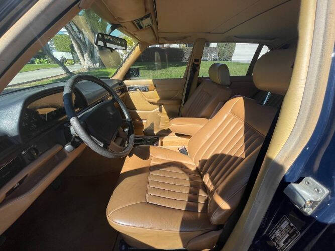 1986 Mercedes-Benz 560-Class 560 SEL