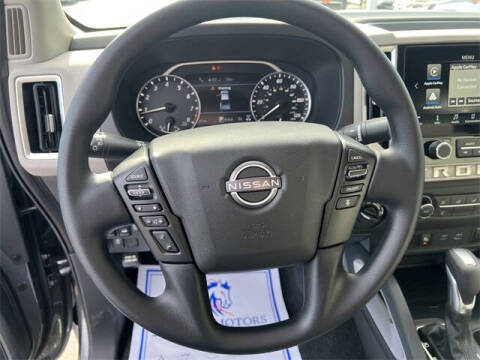 2025 Nissan Frontier SV