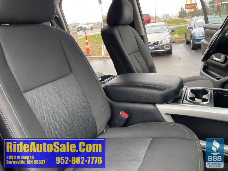 2017 Nissan Titan SV