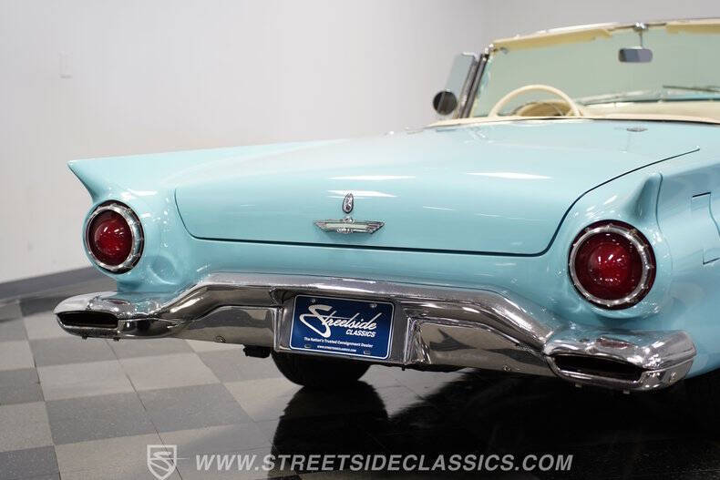 1957 Ford Thunderbird