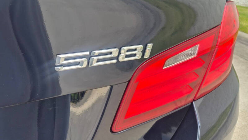 2014 BMW 5 Series 528i