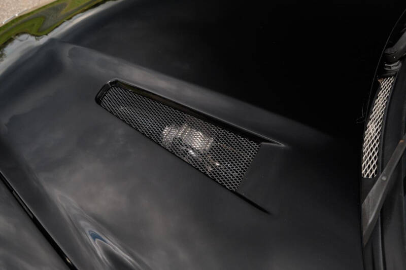 2003 Aston Martin V12 Vanquish