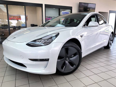 2019 Tesla Model 3 for sale at SAINT CHARLES MOTORCARS in Saint Charles IL