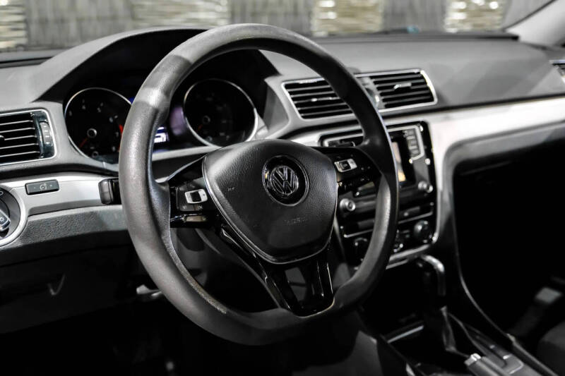 2017 Volkswagen Passat 1.8T S
