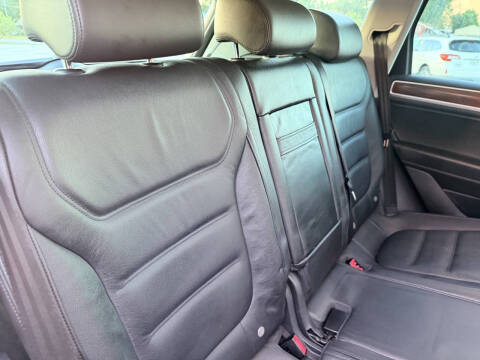 2014 Volkswagen Touareg V6 Sport