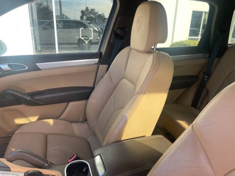 2018 Porsche Cayenne Platinum Edition