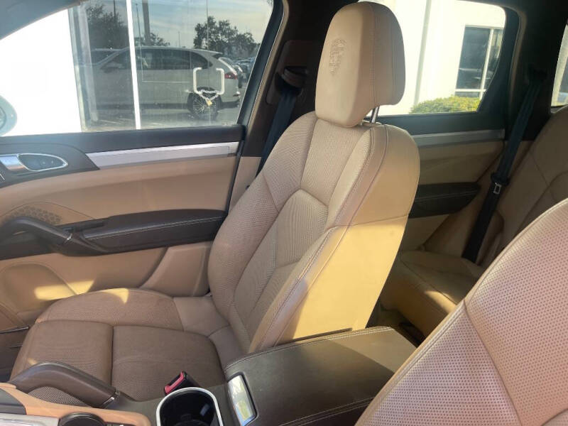 2018 Porsche Cayenne Platinum Edition