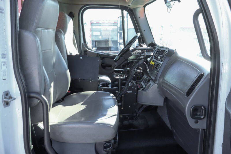 2016 Freightliner M2 106