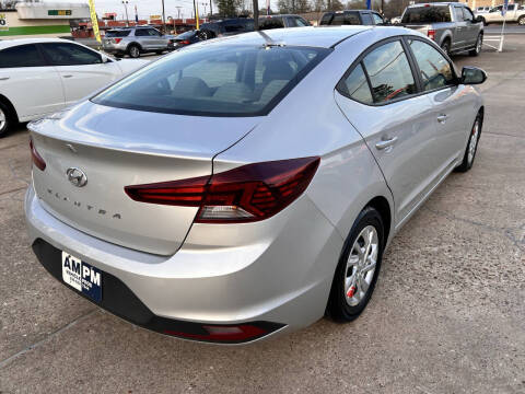 2019 Hyundai Elantra SE