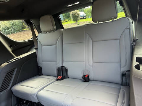 2025 GMC Yukon Elevation