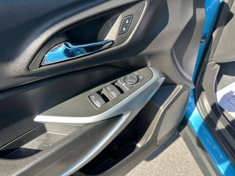2025 Chevrolet Trax RS