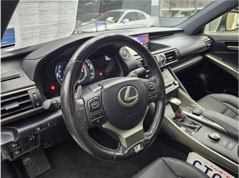 2017 Lexus IS 200t