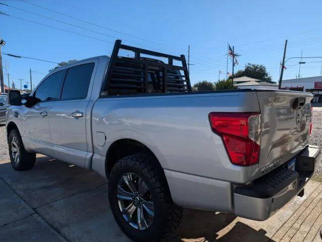 2017 Nissan Titan
