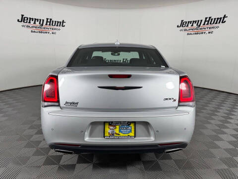 2023 Chrysler 300 S V6