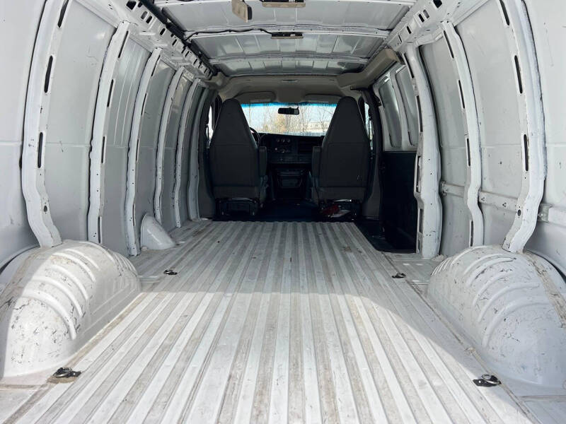 2023 Chevrolet Express 2500