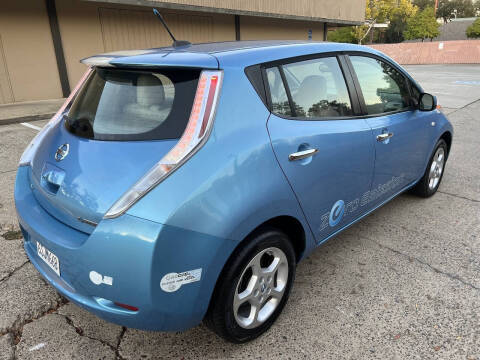 2011 Nissan LEAF SV