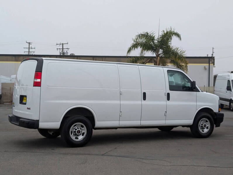 2023 GMC Savana 2500
