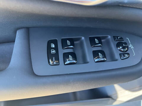 2025 Volvo XC90 B5 Plus Bright Theme 7P