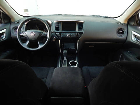2016 Nissan Pathfinder SV
