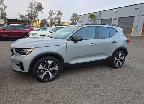 2026 Volvo XC40 B5 Plus