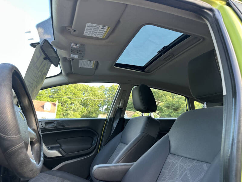 2012 Ford Fiesta SE
