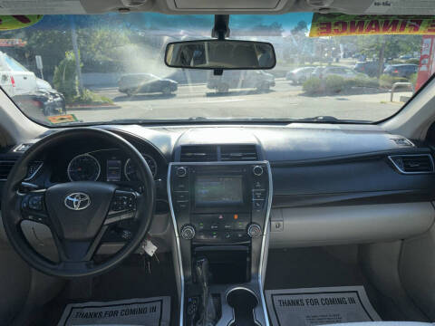 2016 Toyota Camry LE