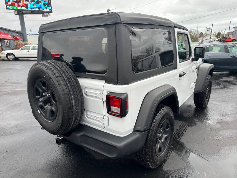 2022 Jeep Wrangler Sport photo 6