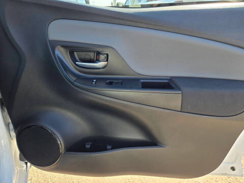 2016 Toyota Yaris 5-Door SE