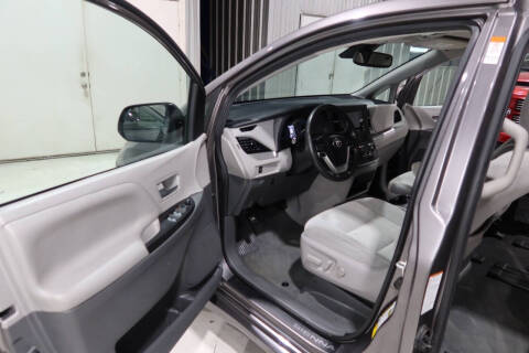 2020 Toyota Sienna LE 8-Passenger