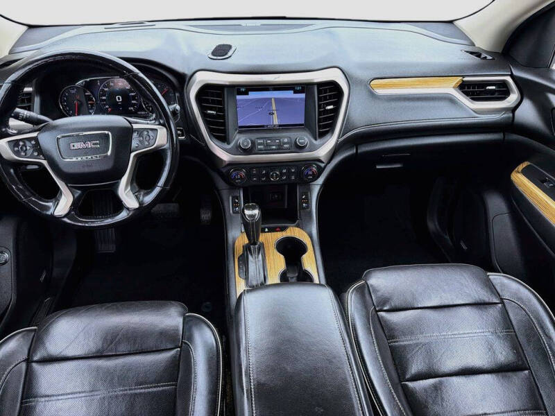 2017 GMC Acadia Denali