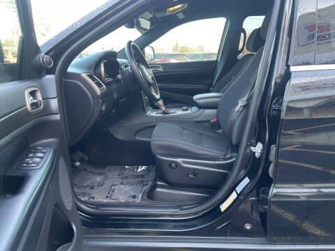 2017 Jeep Grand Cherokee Laredo