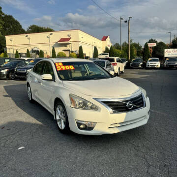 2014 Nissan Altima for sale at Auto Bella Inc. in Clayton NC